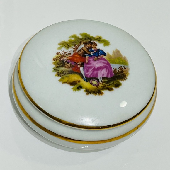 Vintage Limoges Ouragan Mini trinket/ jewelry box Porcelain Made in France - Picture 1 of 8